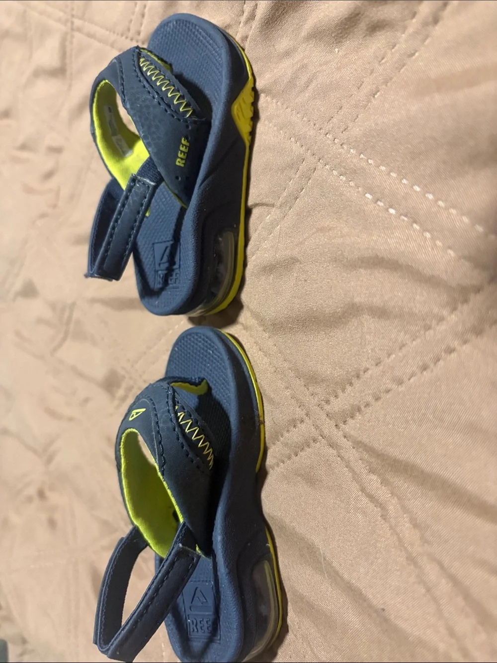 Reef Kids Navy and Neon Yellow Hook‑Back Sandal